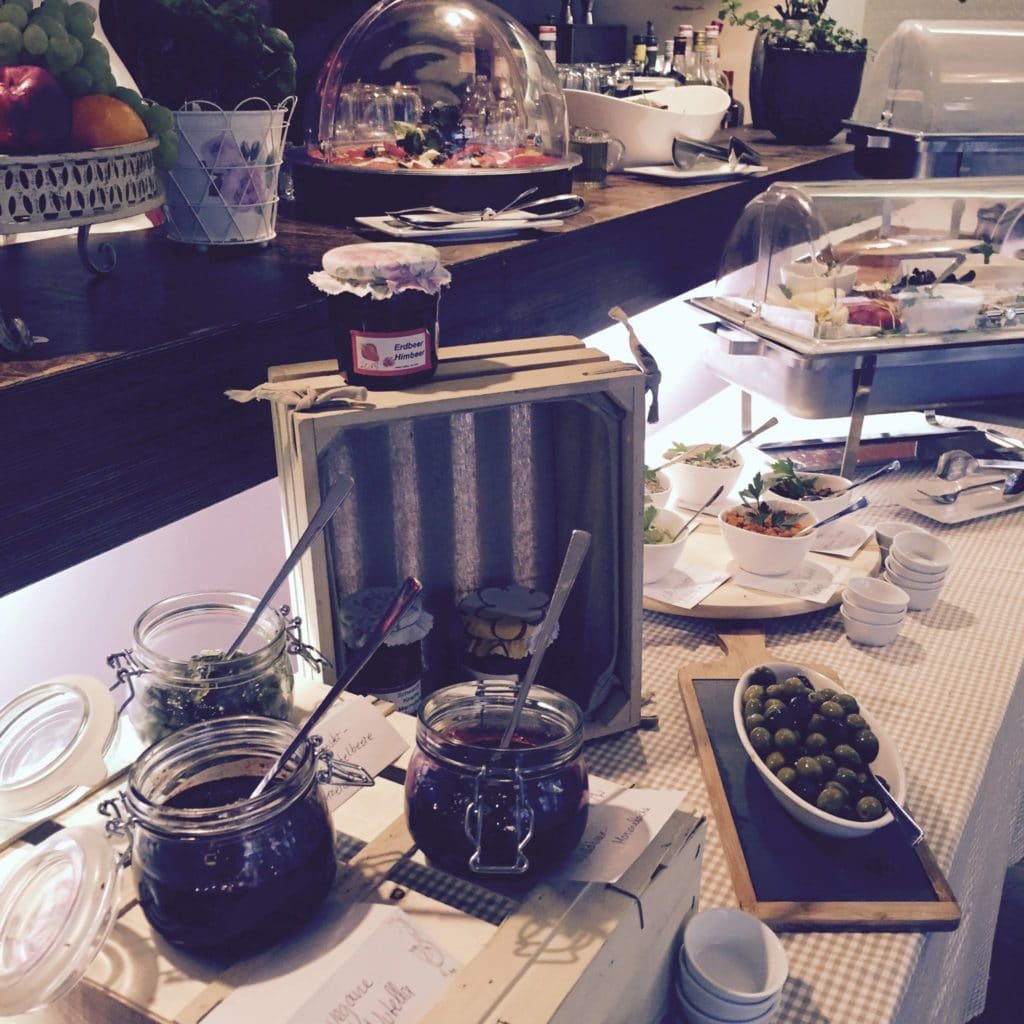 moccaklatsch-bielefeld-frische-vegane-und-mediterrane-k-che